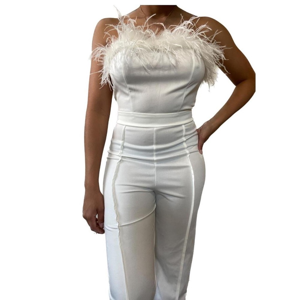 Boohoo NWT Feather Bridal Engagement Bachelorette Strapless White Jumpsuit